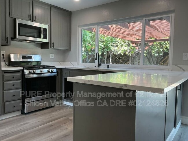 property at 3082 Brandywine Dr