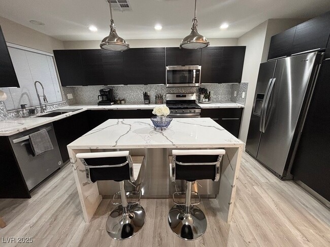 property at 2784 Fountain Ridge Ln