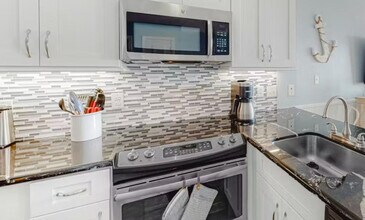 572 E Beach Blvd in Gulf Shores, AL - Foto de edificio - Building Photo