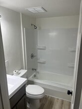 105 N Russell St in Marion, IL - Building Photo - Building Photo