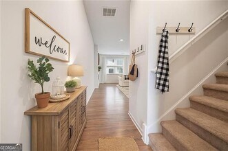 5207 Canberra Dr in Flowery Branch, GA - Building Photo - Building Photo