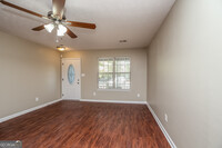 5685 Waterford Ct in Morrow, GA - Foto de edificio - Building Photo