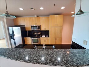 923 Peachtree St NE in Atlanta, GA - Building Photo - Building Photo