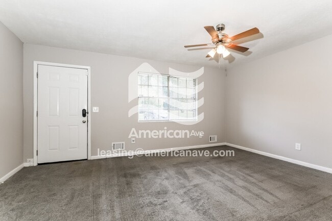 229 W Canterbury Dr in Jonesboro, GA - Building Photo - Building Photo