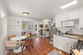 20451 Sun Valley Dr in Laguna Beach, CA - Building Photo - Building Photo