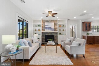 200 Summers Dr in Alexandria, VA - Building Photo - Building Photo