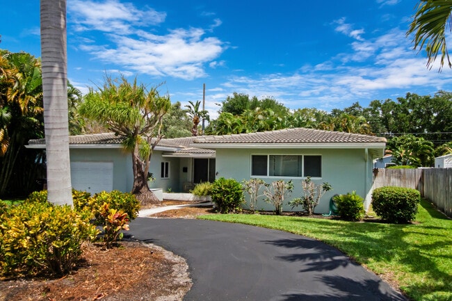 1911 NE 27th St in Lighthouse Point, FL - Building Photo - Building Photo