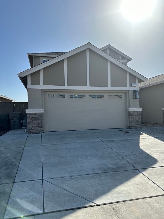 3040 Vaughn Way, Unit 1 in Roseville, CA - Building Photo - Building Photo