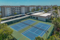 Sunrise Cove in Sarasota, FL - Foto de edificio - Building Photo