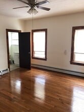 117 Thomas St in Fall River, MA - Building Photo - Building Photo