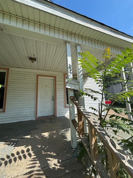 524 W High St in Elkhart, IN - Foto de edificio