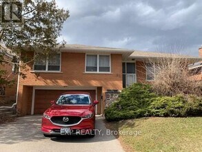 26 Knowland Dr in Toronto, ON - Building Photo - Building Photo