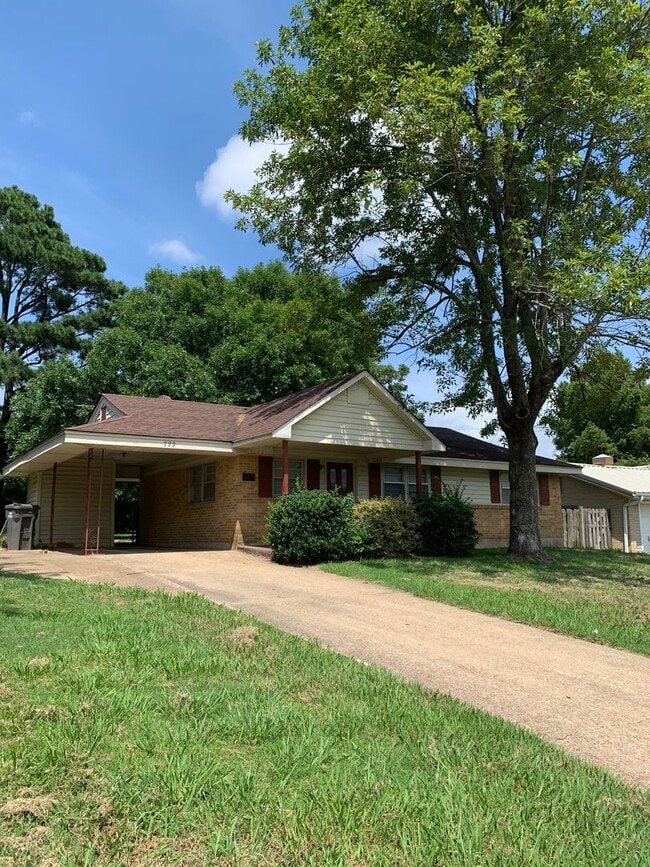 property at 722 Craighead Rd