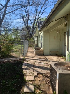 600 Lakeshore Dr in Marble Falls, TX - Building Photo