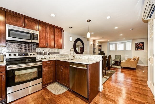 1619 21st St NW, Unit Bsmt Apt