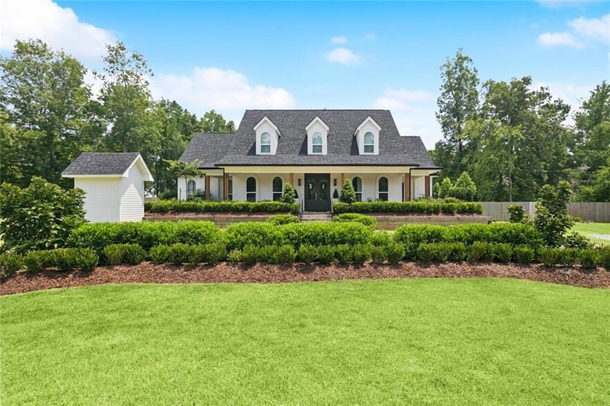 248 Penns Chapel Rd in Mandeville, LA - Building Photo