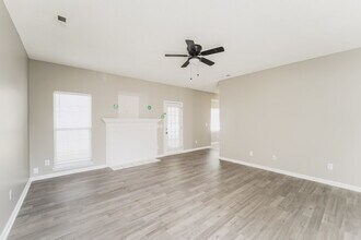 3438 Lazy Day Ln in Charlotte, NC - Foto de edificio - Building Photo