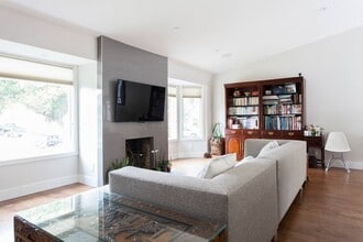 915 Helen Dr in Millbrae, CA - Foto de edificio - Building Photo