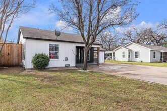 3732 Honeysuckle Ave in Fort Worth, TX - Building Photo - Building Photo