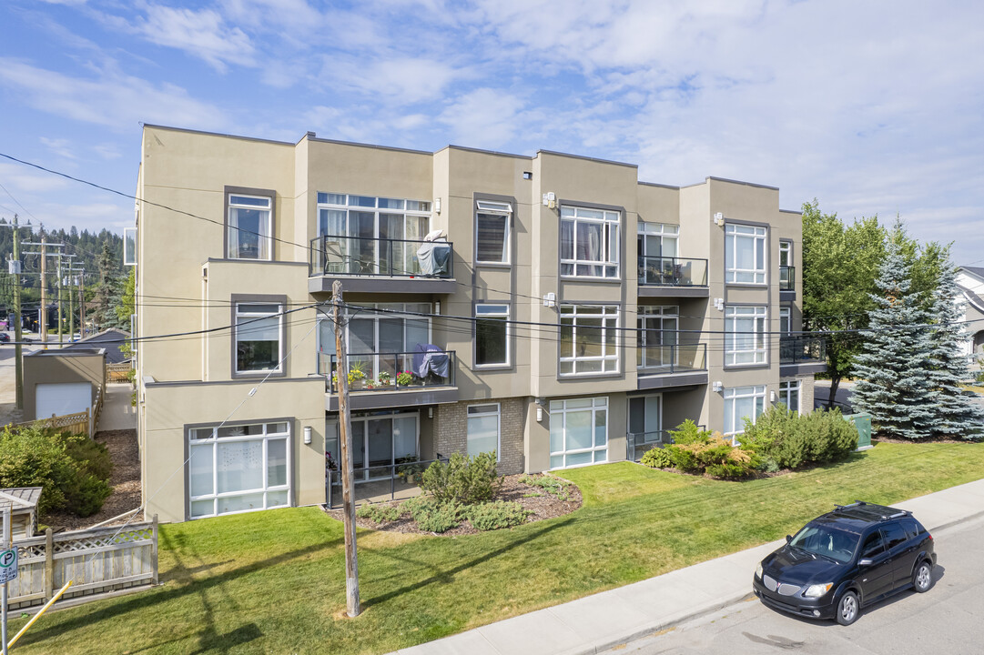 The Riverton at Parkdale in Calgary, AB - Building Photo