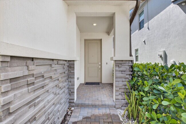 4320 Buttonwood Dr in Delray Beach, FL - Building Photo - Building Photo