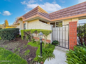 4150 Lake Harbor Ln in Westlake Village, CA - Building Photo - Building Photo