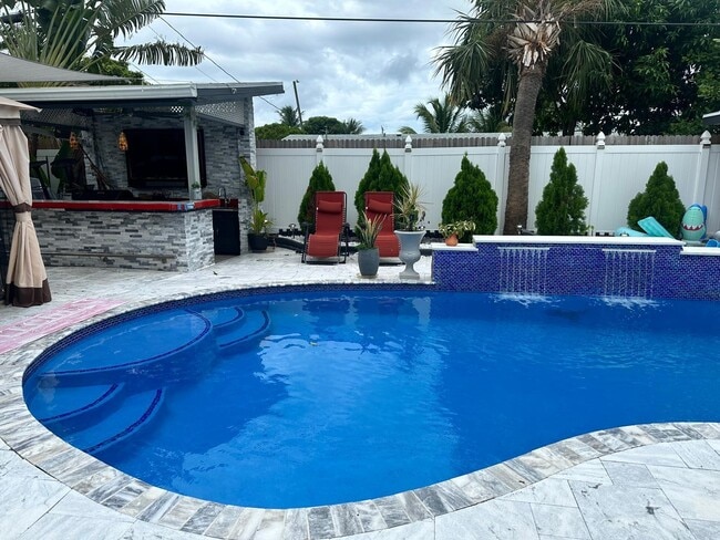 1320 SE 2nd Terrace in Deerfield Beach, FL - Building Photo - Building Photo
