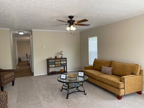 1122 Stoneridge Ct in Mt. Pleasant, MI - Building Photo - Building Photo