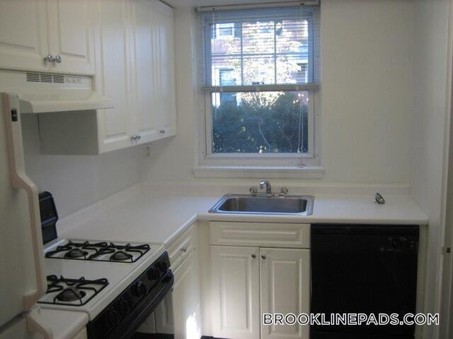 213 Gerry Rd in Brookline, MA - Building Photo - Building Photo