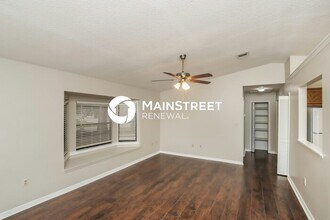 1325 Helvenston St NW in Palm Bay, FL - Building Photo - Building Photo