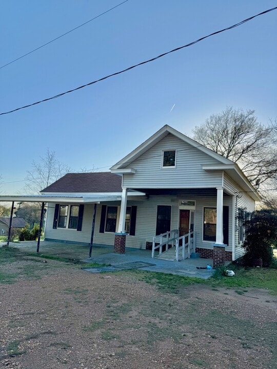 108 S West Ave in Lockesburg, AR - Building Photo