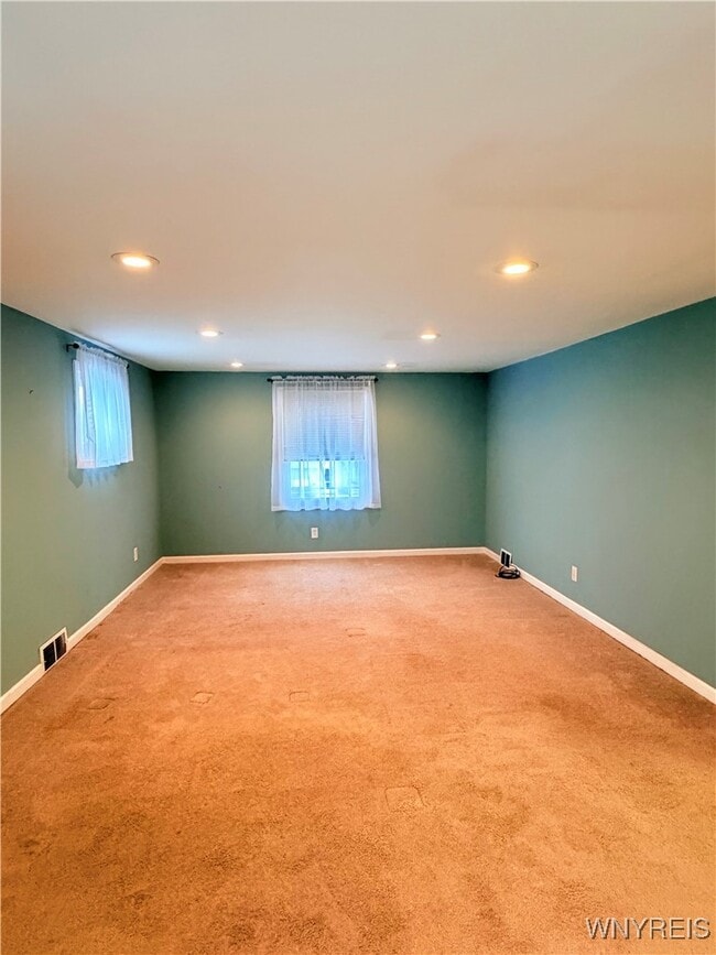 property at 79 E Toulon Dr