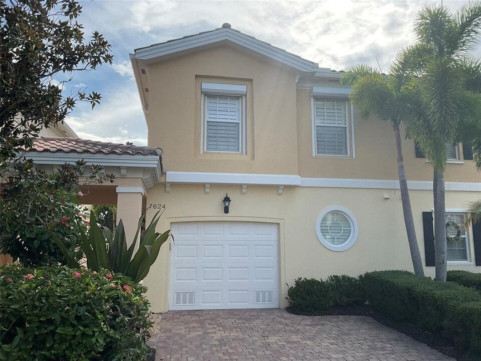 7624 Bergamo Ave in Sarasota, FL - Building Photo