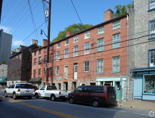 8052 Main St in Ellicott City, MD - Building Photo - Building Photo