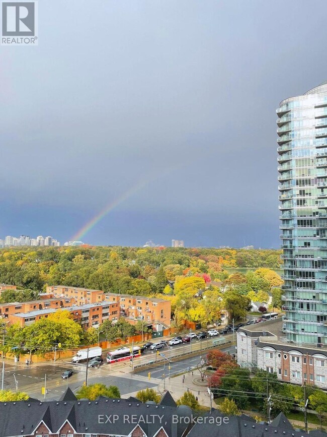 103 The Queensway in Toronto, ON - Building Photo - Building Photo