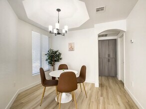 15608 N 71st St in Scottsdale, AZ - Foto de edificio - Building Photo