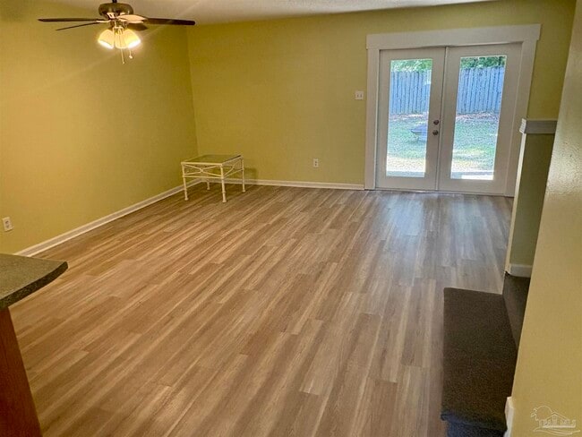 193 W Burgess Rd in Pensacola, FL - Building Photo - Building Photo