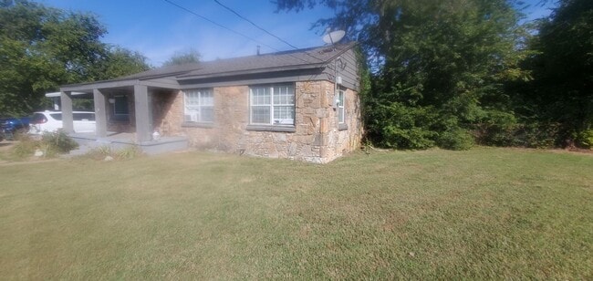 1017 Clover Ln in Oklahoma City, OK - Foto de edificio - Building Photo