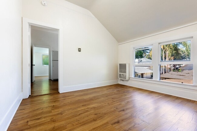 214 W Ortega St in Santa Barbara, CA - Building Photo - Building Photo