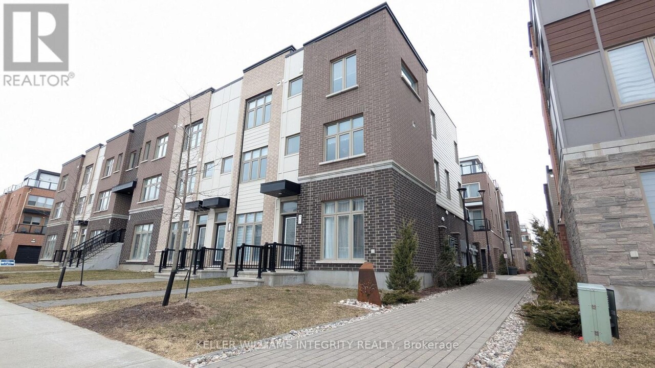 922 Moses Tennisco St in Ottawa, ON - Building Photo