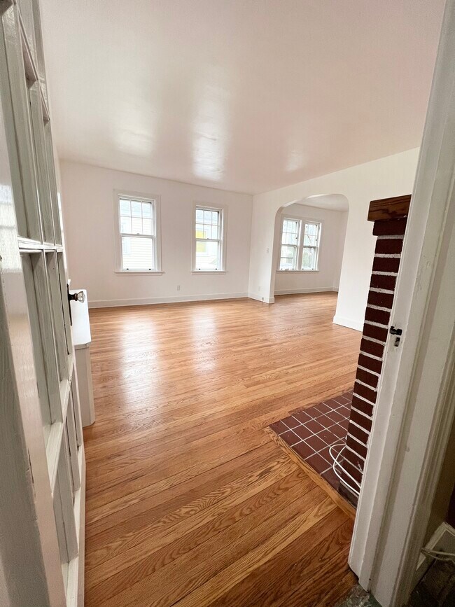 129 Frederick Ave Apartments and Nearby Albany Apartments For Rent