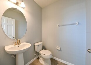 19200 Roseate Dr in Lutz, FL - Building Photo - Building Photo