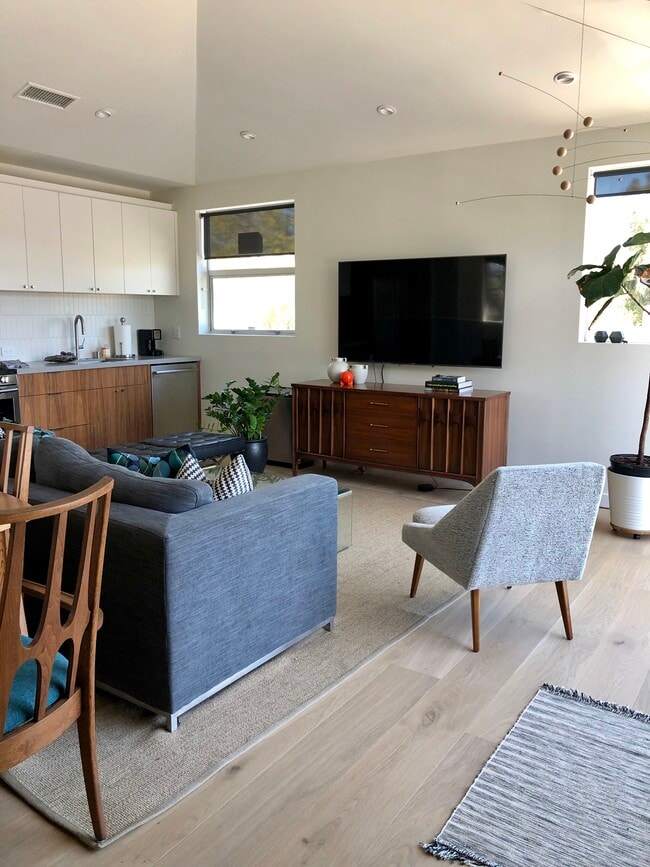 4539 Beck Ave, Unit 4535 in North Hollywood, CA - Building Photo - Building Photo