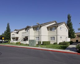 Oaks at Woodcreek in Roseville, CA - Building Photo