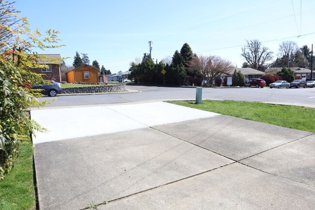 610 E Elm Ave in La Center, WA - Building Photo - Building Photo