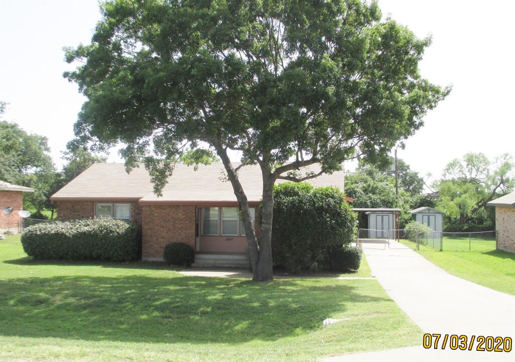 3007 Acton School Rd-Unit -1098 in Granbury, TX - Building Photo