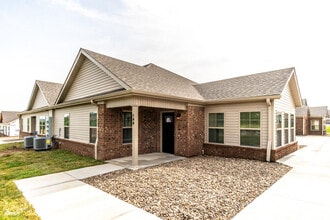 164 Garden Gate Dr in Berea, KY - Building Photo - Building Photo