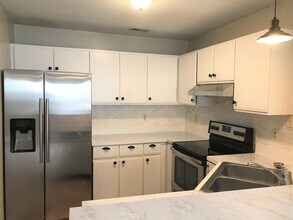 112 Basswood Ct in Jacksonville, NC - Building Photo - Building Photo