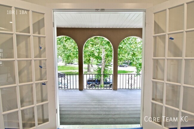 property at 4315 Roanoke Pkwy