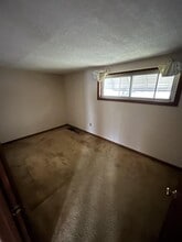 202 St Clair Ave SW in New Philadelphia, OH - Building Photo - Building Photo